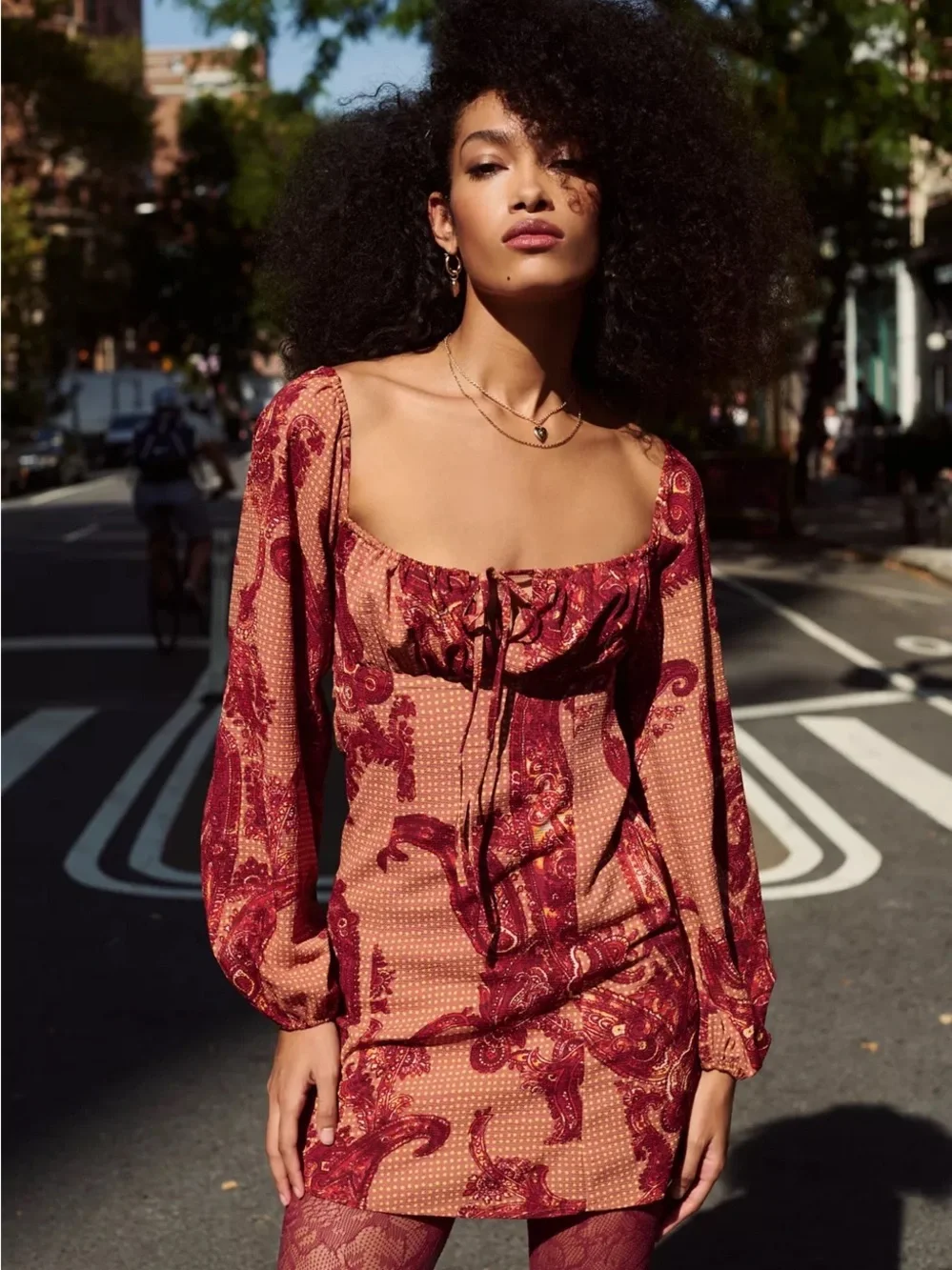 UO Vivienne Printed Long Sleeve Mini Dress Paisley Large - Picture 2 of 5